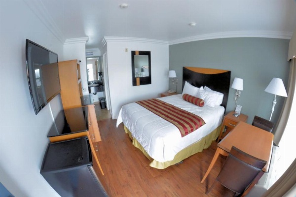 Sunset Motel image 10