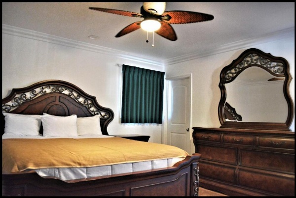 Sunset Motel image 28